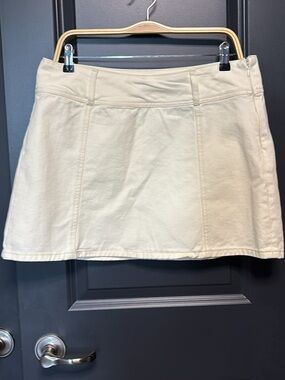 House of Harlow 1960 Cream Mini Skirt